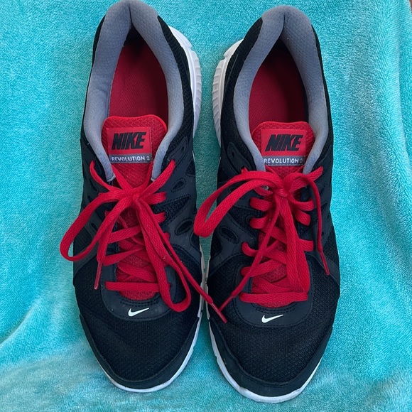 Men Nike Revolution 2 - Picture 2 of 11